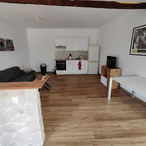 Petit Coin De Paradis Aups